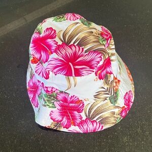 Tropical print bucket hat new in packaging